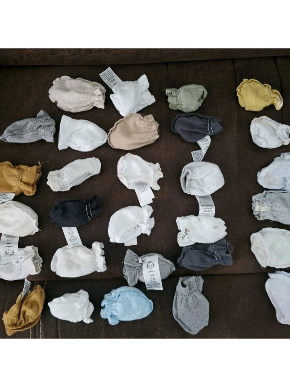 29 Infant hand mittens (mitts) - gerber & more - assorted designs - Boy & girl